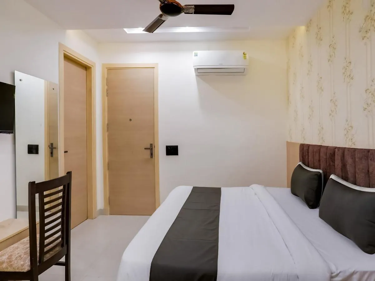 Townhouse Magnolia Corporate Stays Gurgaon Hotel